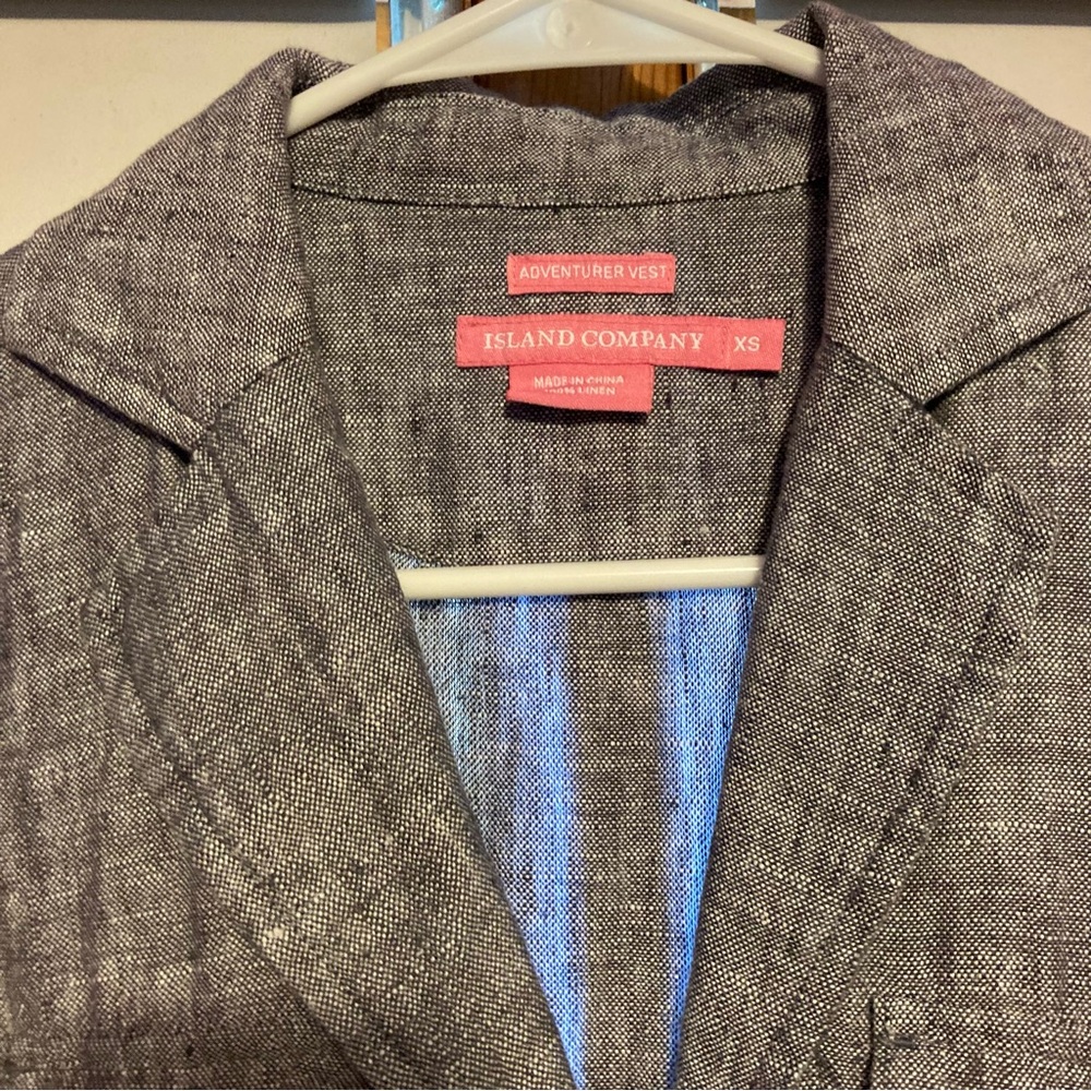 Linen vest - Picture 2 of 4